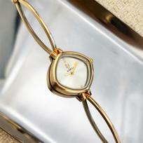 Solid Color Dial Minimalist Watch for Women Ultra-thin Curved Strap Ladies Wristwatch 1 white