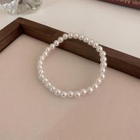 Elegant French Manta Rose Diamond Pearl Beaded Bracelet: Light Luxury, High-End, Versatile Jewelry for Women. gray