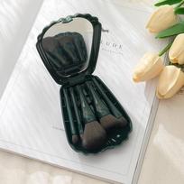 Nešiojamas 5 dalių kriauklių makiažo šepetėlių rinkinys su mini veidrodėliu black