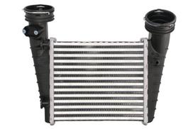 Įsiurbiamo oro aušintuvas Tinka: AUDI A4 B5, A6 C5; SKODA SUPERB I; VW PASSAT B5, PASSAT B5.5 1.8-2.8 01.95-03.08
