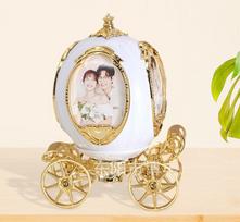 Rotating Picture Display Custom 4 Photo Frame Personalized Pumpkin Car Music Box Picture Frame Photo Frame Decorative Desk-Top sidabras