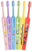 TePe Mini Extra Soft (0–6 metai) – Vaikams skirtas dantų šepetėlis lizdinėje pakuotėje, 1 vnt.