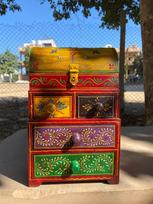 Antique Finish Wooden Chest with Drawers: Embossed Painted Decor 16” X 8” X 24” (l x w x h) įvairiaspalvis