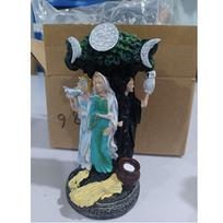 Triguba deivės skulptūra Keltų šventasis mėnulis Triguba deivė motina mergelė Crone po gyvybės medžiu Statula Hecate Brigid dekoro sodo skulptūra balta