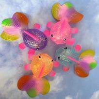 Festive Big Eyes Goldfish Squeeze Toy, Slow Rebound Maltose Ball with Gold Powder, Kawaii Fidget for Holiday Gift Presents pink