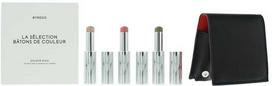 Oranžinis Byredo rinkinys: Colour Stick daugiafunkcis akių šešėlių pieštukas 509 Solar Flare 3,5 g + Colour Stick daugiafunkcis akių šešėlių pieštukas 509 Kumato Face 3,5 g + Colour Stick daugiafunkcis akių šešėlių pieštukas 509 Flower Play 3,5 g + Byredo GWP odinė rankinė