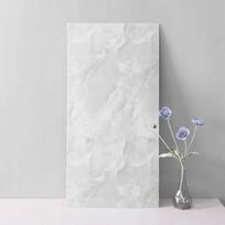 Lipnios laminuotos Nela-Style PVC plokštės – šviesaus balto/pilko marmuro imitacija, atsparios vandeniui, 80x40 cm
