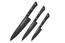 „Samura Shadow“ virtuviniai peiliai pradedantiesiems – 3 dalių rinkinys, kurį sudaro 15 cm universalus peilis, 9 cm peilis daržovėms skusti ir pjaustyti bei 21 cm šefo peilis. Pagaminti iš tikro japoniško plieno ir padengti neslystančia danga!