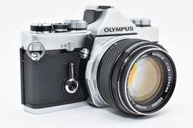 [NAUDOTAS] Olympus OM-1 MD Sidabrinis 35mm SLR juostinis fotoaparatas su. Zuiko 50mm f/1.4, Beveik naujas, Iš JAPONIJOS