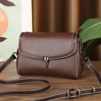 Bag women's new shoulder messenger bag autumn and winter advanced sense commuting light leisure small square bag women brown