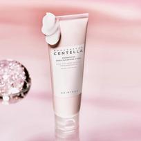 SKIN1004 Madagascar Centella Poremizing Deep Cleansing Foam 125ml white