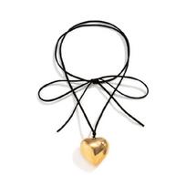 Punk Choker Necklace with Big Heart Pendant Clavicle Chain Wax Rope Chain Choker white