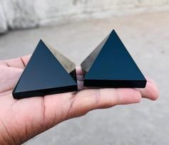 Juodojo turmalino piramidės kristalas agato brangakmenio raižyto turmalino piramidės gydomieji kristalai namų dekoras EMF apsauga nuo radiacijos dovana 50-55MM gray