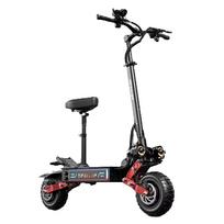 Tifgalop Cl8 elektrinis paspirtukas yra aprūpintas 6000W varikliu, 60V 33Ah baterija, 11 colių visureigio padangomis ir gali nuvažiuoti 100 kilometrų. Cl8-OT-1-TT