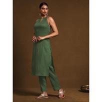 Varanga Solid Halter Neck Kurta Set DescriptionContent 1 Kurta, 1 Trouser Kurta: FitA Line S gray