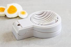 Kitchen Craft tvirtas plastikinis kiaušinių pjaustytuvas