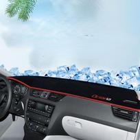 Skirtas „Skoda Octavia“ automobilio prietaisų skydelio dangtelio kilimėliui Venkite šviesos trinkelės prietaisų skydelio kilimo 2015 2016 2017 2018 m. right-hand drive white