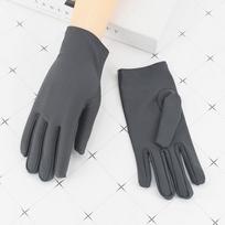 Elastano pirštinės plonos vyriškos ir moteriškos pirštinės vairavimui elastinės juodos ir baltos etiketo šokio pasirodymui elastano pramoninės pirštinės average size tamsiai violetine spalva