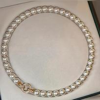 an Exquisite  Pearl Necklace with a Buckle - Easy And Sexy, Uncoated Pure Pearl String 10mm pilka