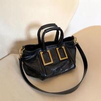 Large capacity tote bag 2024 new high-end texture niche design commuter large bag portable messenger bag female winter juoda