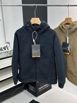 Score a deal with this heavyweight fleece hooded jacket for autumn/winter! Stay warm and trendy in this unisex, thickened sweatshirt. M black