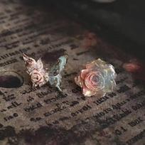 Vintage Gradient Butterfly & Rose Magnetic Ear Cuff - No Piercing Needed, Elegant and Versatile for Women Gradient Butterfly Pair gray