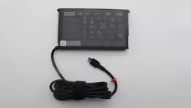 Nešiojamojo kompiuterio maitinimo adapteris Lenovo 135W 5A10W86326