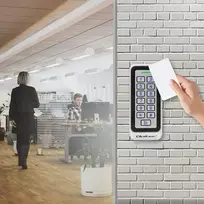 Qoltec 52442 Kodinė spyna RHEA su RFID skaitytuvu | Kodas | Kortelė | raktų pakabukas |Durų skambutis | IP68 | EM