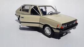 Surinkimo modelis Welly FSO Polonez 1500 MR'78, 1:24, smėlio spalvos