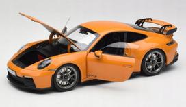 Modelinis automobilis Norev Porsche 911 (992) GT3 Coupe 2021, 1:18, Bahama geltona