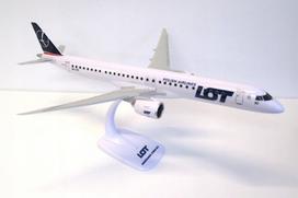 Lėktuvo modelis EMBRAER ERJ 195 E2 PLL LOT SP-LEC, 1/100 mastelis, 41 cm, su dėžute