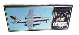 Lėktuvo modelis Iljušin Il-28, VEB Plasticart, 1/100