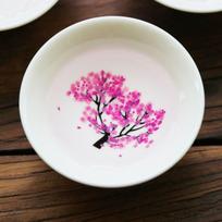 Japoniškas stebuklingas Sakura puodelis Keičiantis spalvą nuo šaltos temperatūros Gėlių raštas Sake puodelis Keramikinis Kung Fu arbatos puodelis Arbatos dubenėlis Sakura puodelis cold-change Ph gray