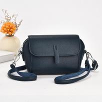 Shoulder bag light and simple messenger bag women's bag small bag solid color versatile travel 18*8*13 šviesios chaki spalvos