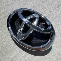 NEW TOYOTA YARIS 2015 Emblems ASSEMBLY 90975-T2008 Genuine OEM 90975T2008 MD4 YARIS 2015 sidabras