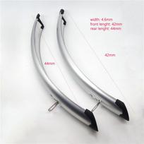 1 komplektas Sidabriniai dviračio priekiniai galiniai sparnai Retro Bike 700C 23C 25C purvasaugis sparnas plento dviračio purvasaugis sparnas silver  1 set white