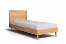 OAKY 90 Ąžuolinė Lova : Apdaila - Aliejuota bespalviu aliejumi su kietaisiais vaškais, Čiužinio dydis - 90x200cm, Kojos - Ąžuolinės, alyvuotos lovoms