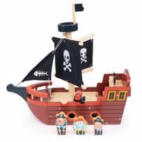 Medinis piratų laivas Mentari