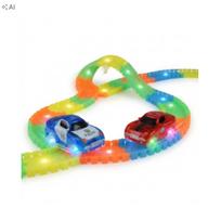 Šviečiantys automobiliai Magic Tracks trasai, 2 vnt.