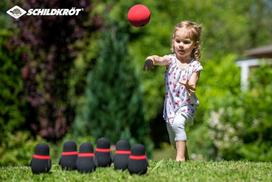 Schildkröt® minkštas boulingo rinkinys "penguin", kūgių rinkinys, skirtas naudoti patalpose ir lauke, susideda iš 6 pingvinų su stabiliu stovu ir minkšto boulingo kamuolio, 970303