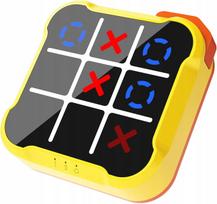 Elektroninė daugiafunkcė „Tic-Tac-Toe“ žaidimų konsolė