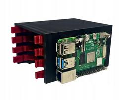 Keturias vietas turintis diskų rėmas NAS Raspberry Pi 3/4/5