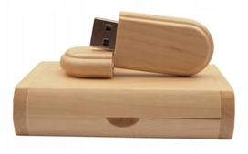 USB atmintinė 32GB, USB 2.0, medinė, DIKOM, su dovanų dėžute