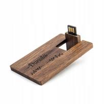 USB atmintinė 128GB, medinė WALNUT kortelė, su vardiniu graviravimu