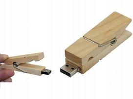 USB atmintukas 32GB, pakabukas-sąvaržėlė
