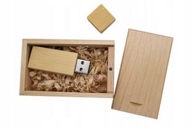 USB atmintinė 16GB, medinė, su dėžute dovanai