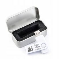 16GB USB 3.0 atmintukas su dėžute ir vestuviniu graviravimu
