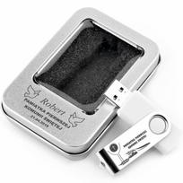 USB atmintinė 32GB, metalinė dėžutė, graviruota, Pirmosios komunijos suvenyras