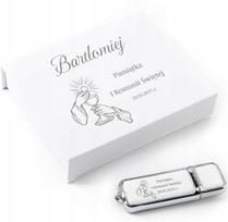 4GB odinė USB 2.0 atmintinė su balta magnetine dėžute ir graviravimu „COMMUNION“
