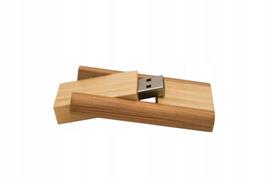 Medinė USB atmintinė 4GB, USB 2.0, WOOD LIGHT – dovanai krikštynoms, vestuvėms, komunijai